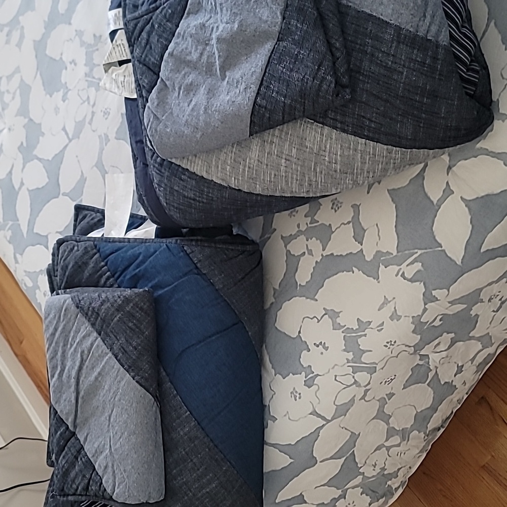 Pottery Barn Teen Comforter and pillow sham